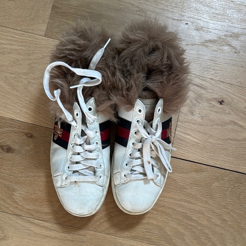 Gucci White Sneakers with Brown Fur and Stripe